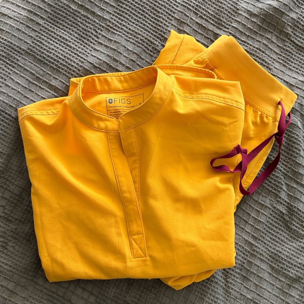 Figs scrubs set